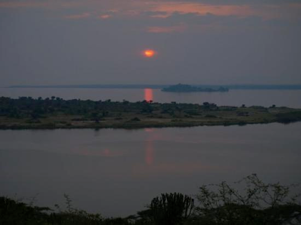 Angry Croc on Lake Edward Kills Fisherman