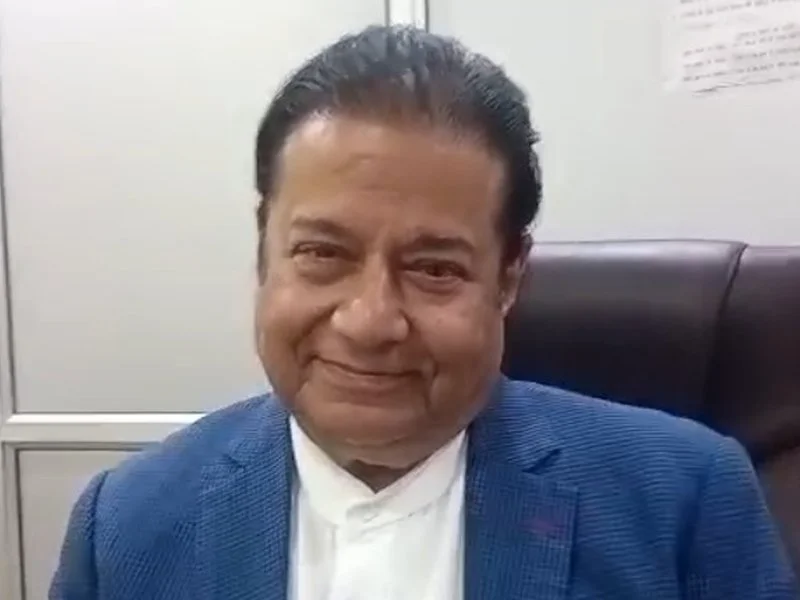 Anup Jalota records Vande Mataram, grooms 500 singers