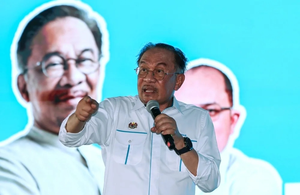 Anwar calls out PAS for its holy gambling problem