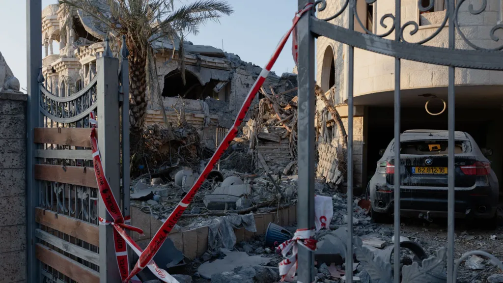 Arab Town Exposed After Missile Destroys Home