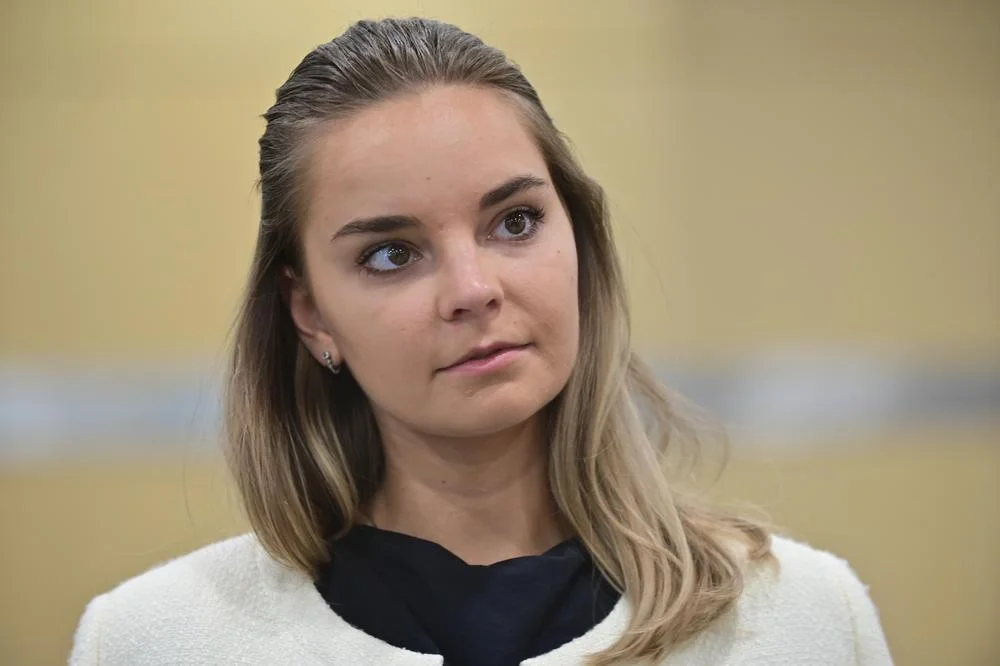 Averina sisters trapped as coach blocks rivals from Worlds