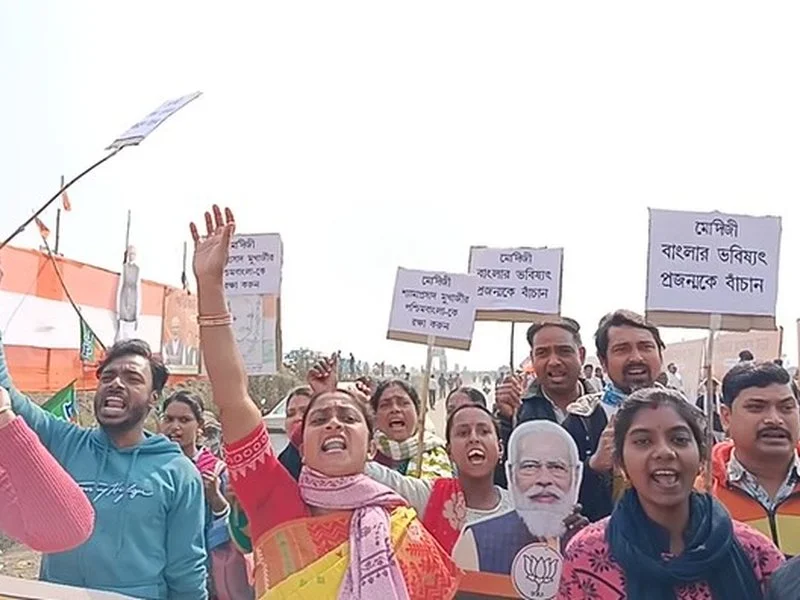 BJP faithful pack Singur ahead of Modi rally
