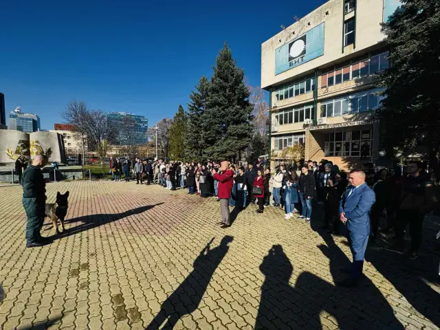 Border police director engages students in security lecture at UniBIT