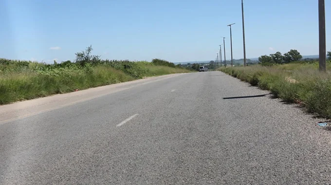 Bulawayo leaders repair Siyepambili Drive and city roads