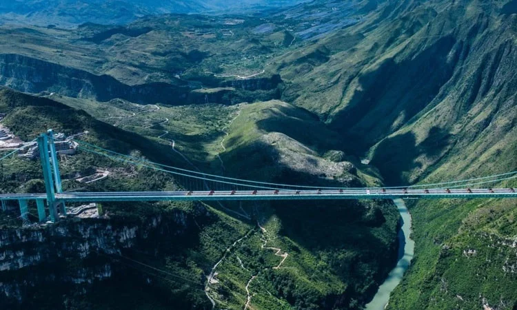 China’s new canyon bridge leaves the world gasping