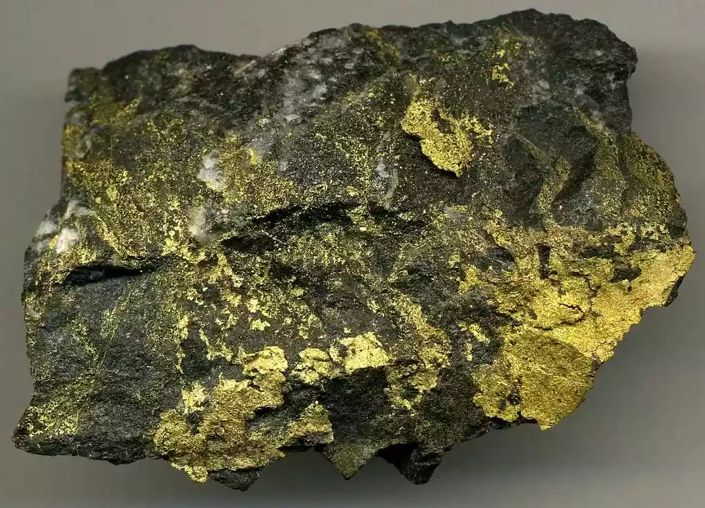 Chiweshe man axes miner after stealing gold ore