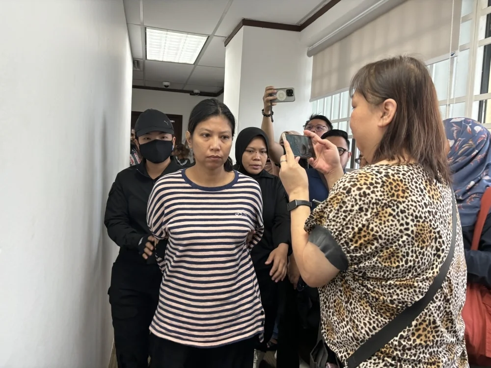 Court rejects guilty plea from woman who attempted to attack Sultan Nazrin Shah