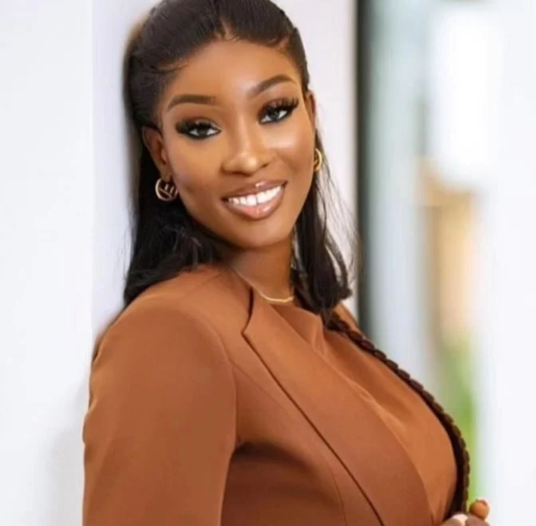 Dami Marshall denied dating Asake after a viral photo