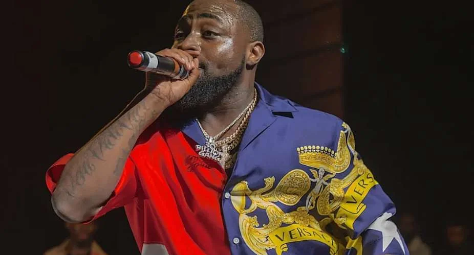Davido Pauses Show in Umuahia to Blast Concertgoer for Baby Risk
