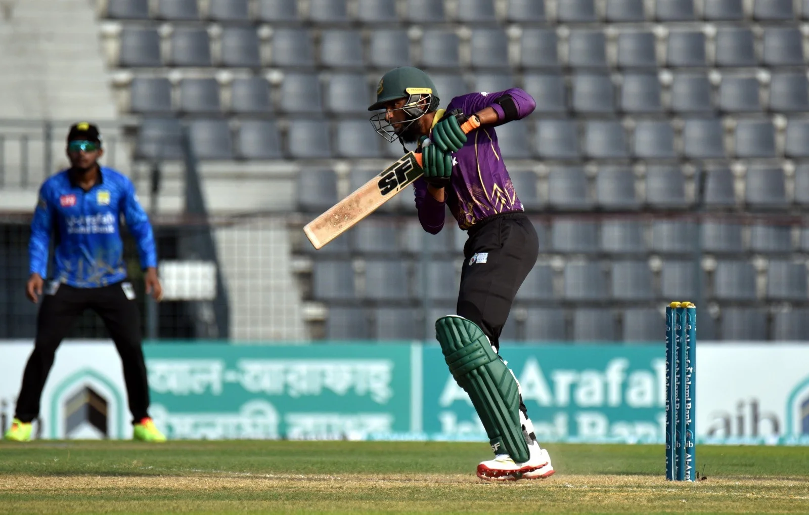 Dhaka Metro coach shrugs as Mahmudullah's knee fails