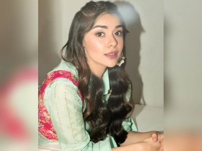 Eisha Singh keeps cats, swears Nazar’s real