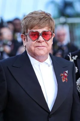 Elton’s Christmas jam goes platinum, oven drama stays scrubbed