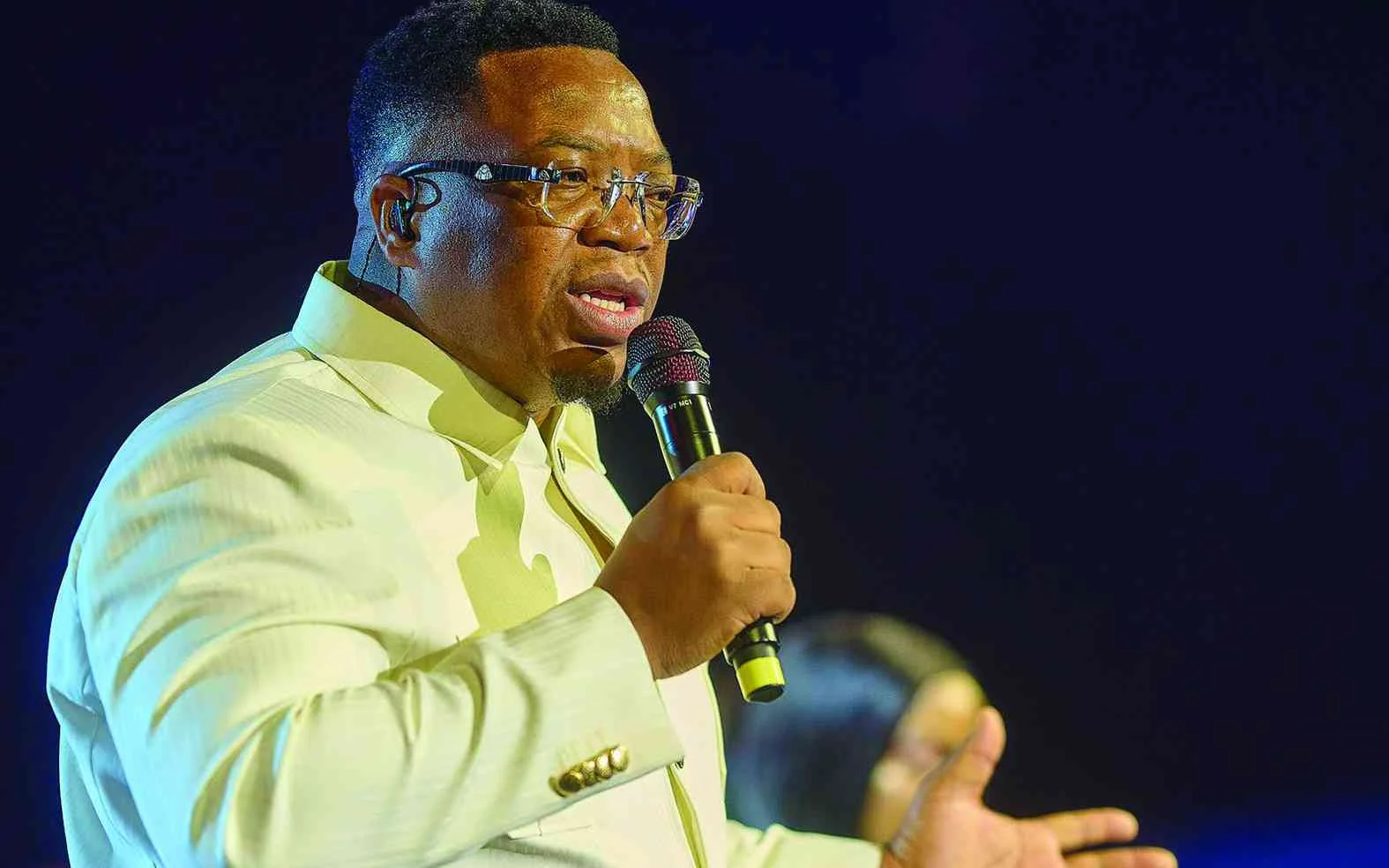 Everton Mlalazi releases live worship album In the Presence Vol 3