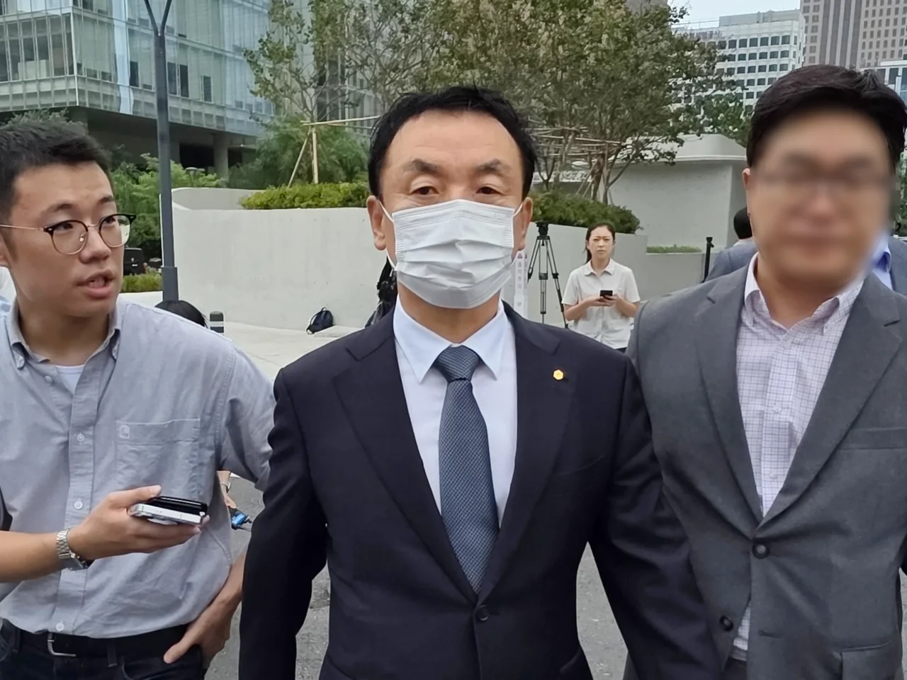 Ex-BMW dealer questioned over Yoon's wife's stock manipulation scandal