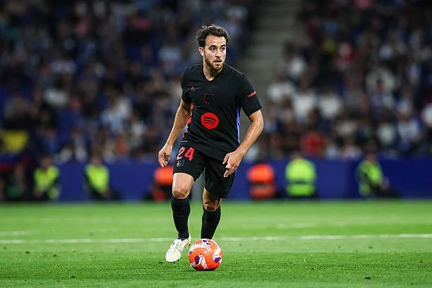 FC Barcelona to extend out of favor defender Eric Garcia