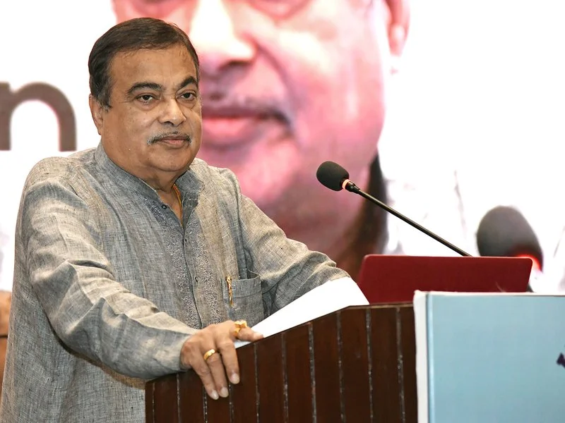 Gadkari fuels up India’s first hydrogen highways