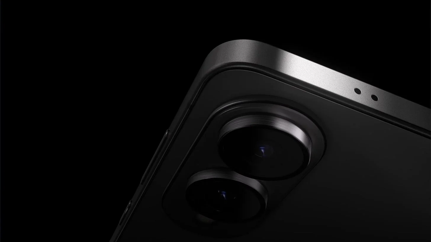 Galaxy S26 Gets Super Slim Lens with Ink Hack