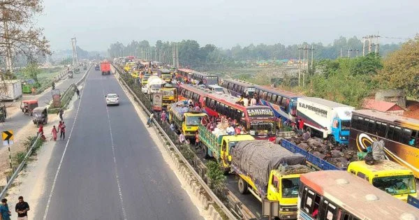 Gazipur autorickshaw blockade halts highway, bribes fly