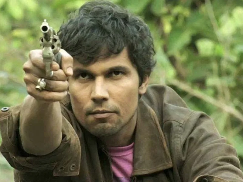 Hooda digs up 14-year-old film for attention