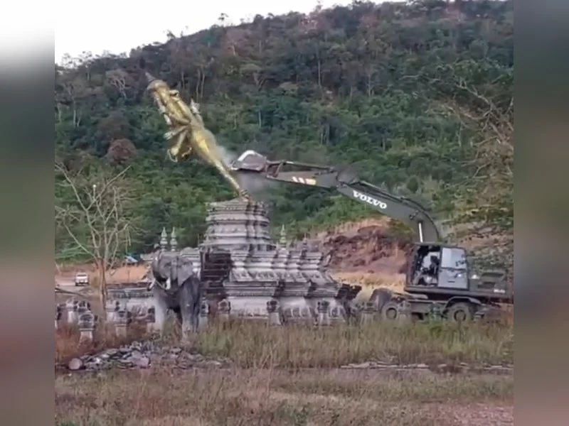 India fumes as Thai forces raze Vishnu statue near border