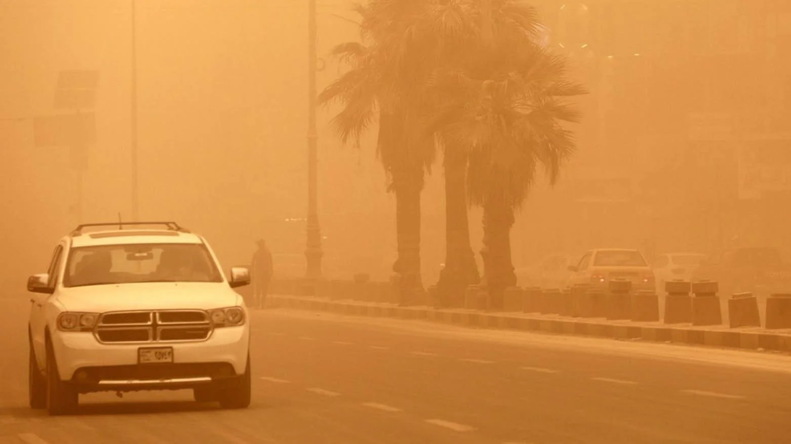 Iraqi cities brace for searing heat as dust storms sweep Duhok, Basra, and Erbil