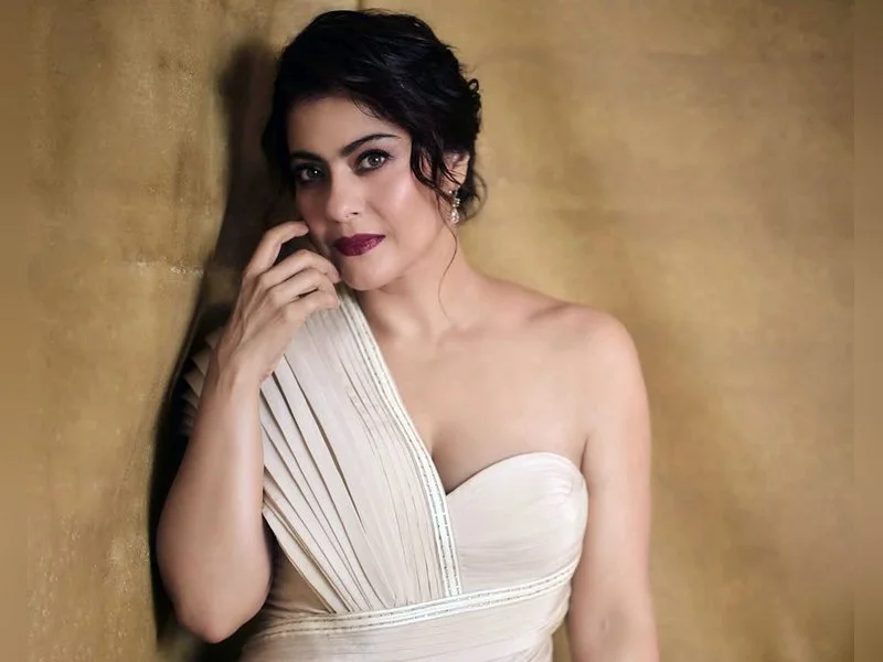 Kajol declares it's saree season for Mahalaya festival