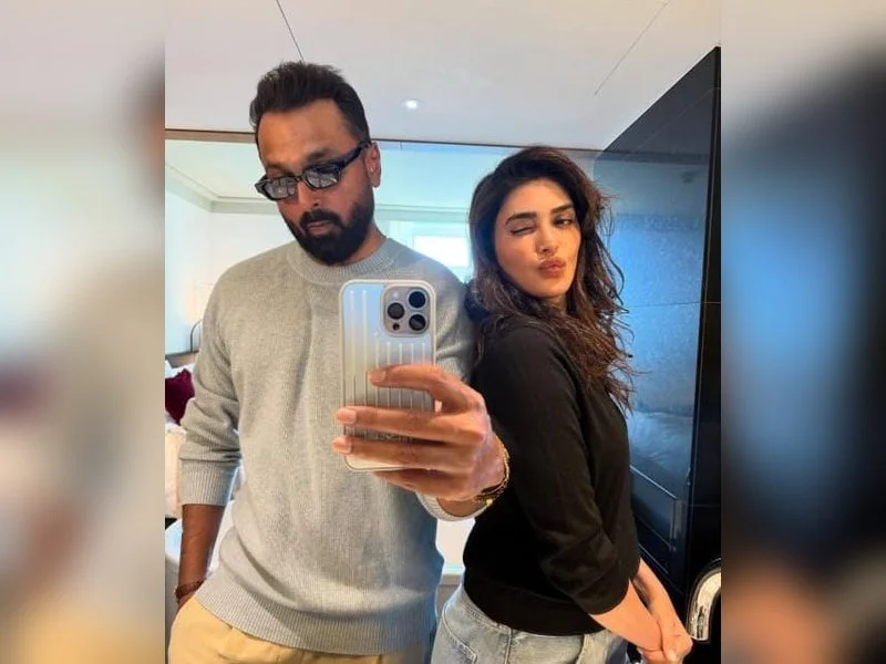 Karishma dances through birthday wishes