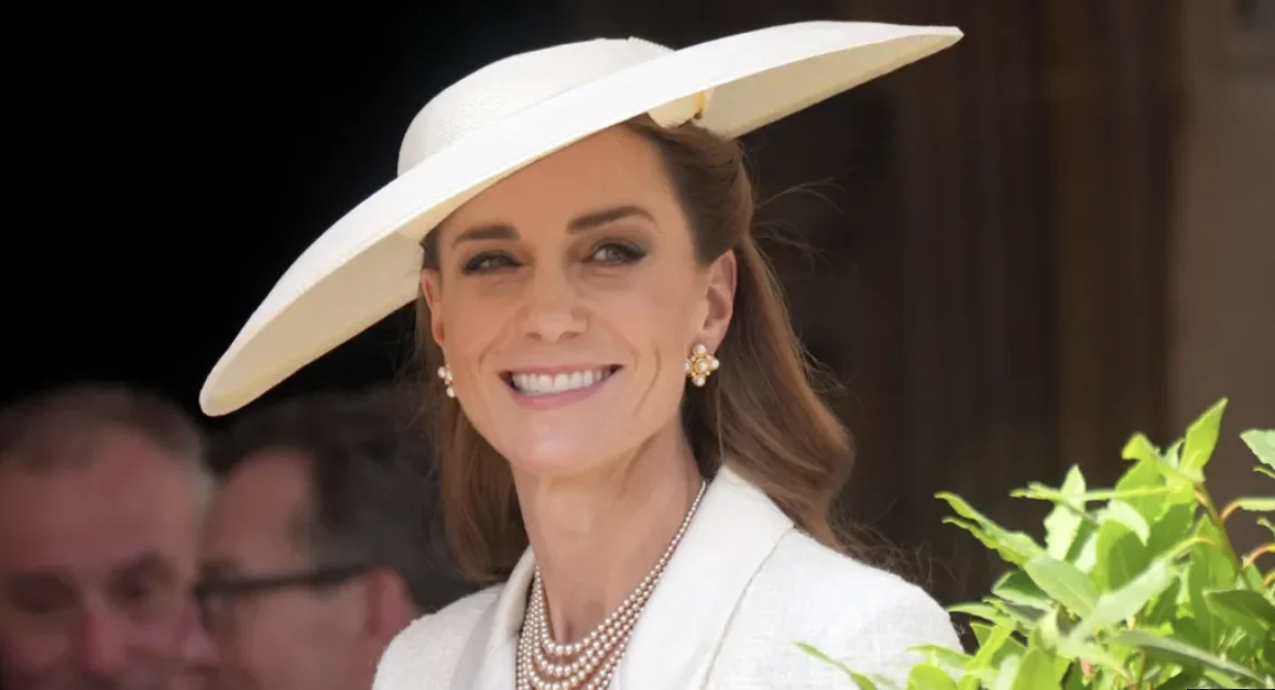 Kate Bails on Ascot Royals Riding Solo