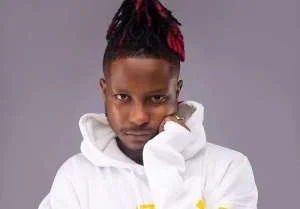 Kelvyn Boy snaps at chatty MC cutting his stage time at Legon
