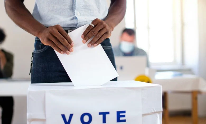 Kimara crowds swarm voter lists