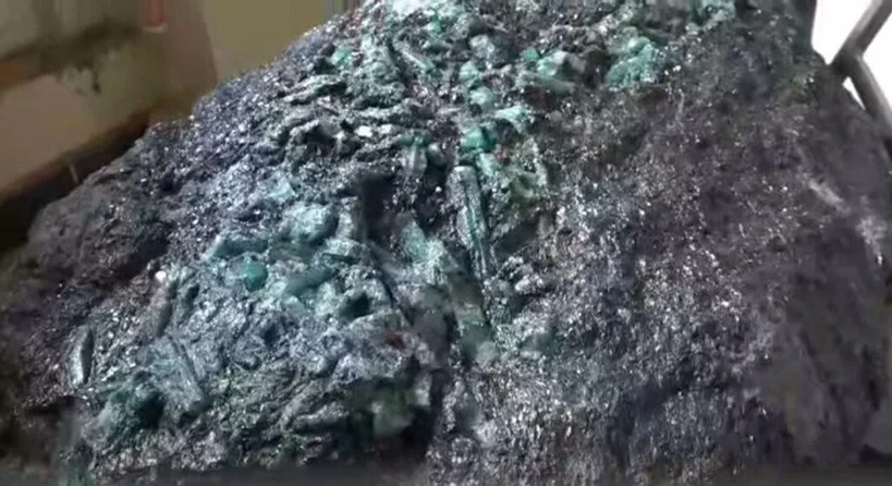 Madagascar shows a palace emerald