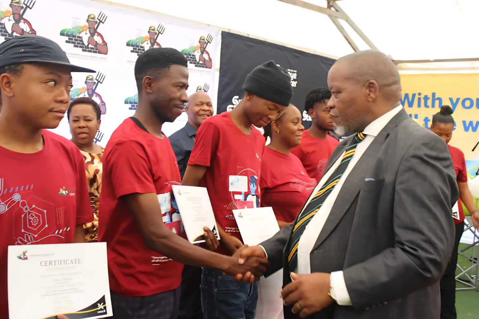 Mantashe launches MDA Digital Hub for Welkom youth