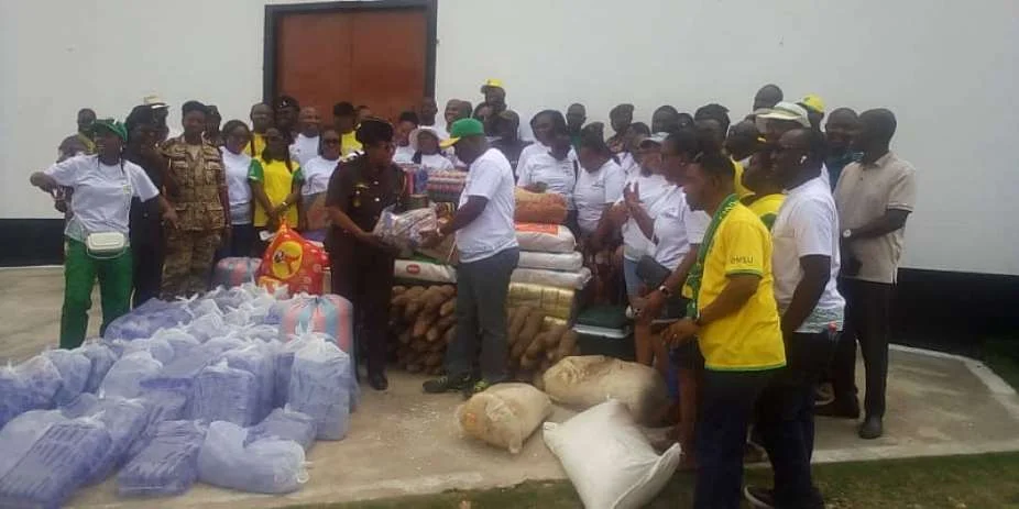 Mawuli SHS 2000 Year Group supports Ho Female Prisons
