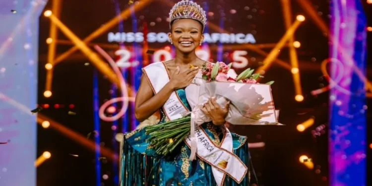 Mazaleni crowned Miss South Africa