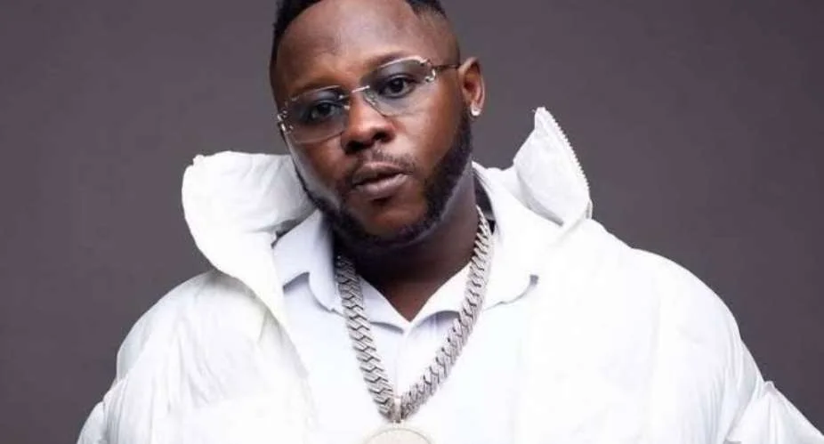 Medikal joins Ghana anti-drug drive for free