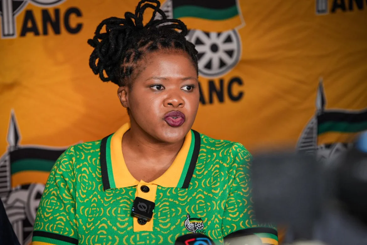Mhlauli joins SABII fireside chat at JSE launch