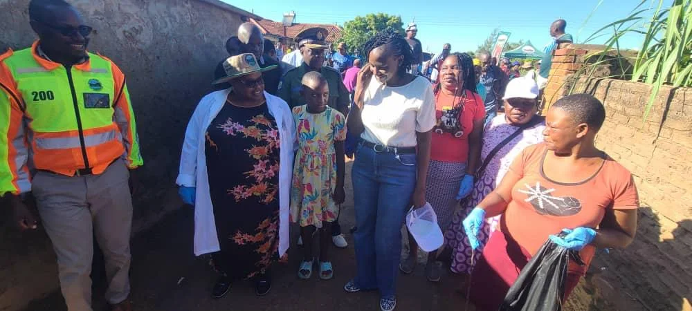 Minister Chombo Tours Flooded Norton Ward