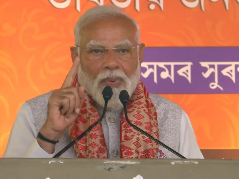 Modi flags off 50 e-buses for Bhavnagar under PM e-Bus Sewa