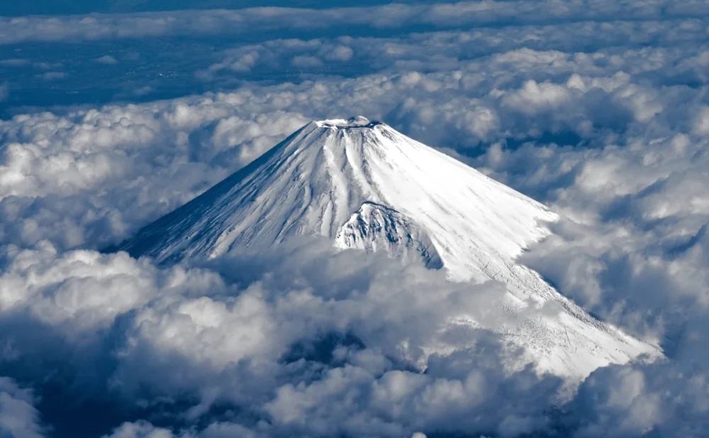 Mount Fuji Climbing Tragedy from 1972 Serves as Safety Warning for New Hikers