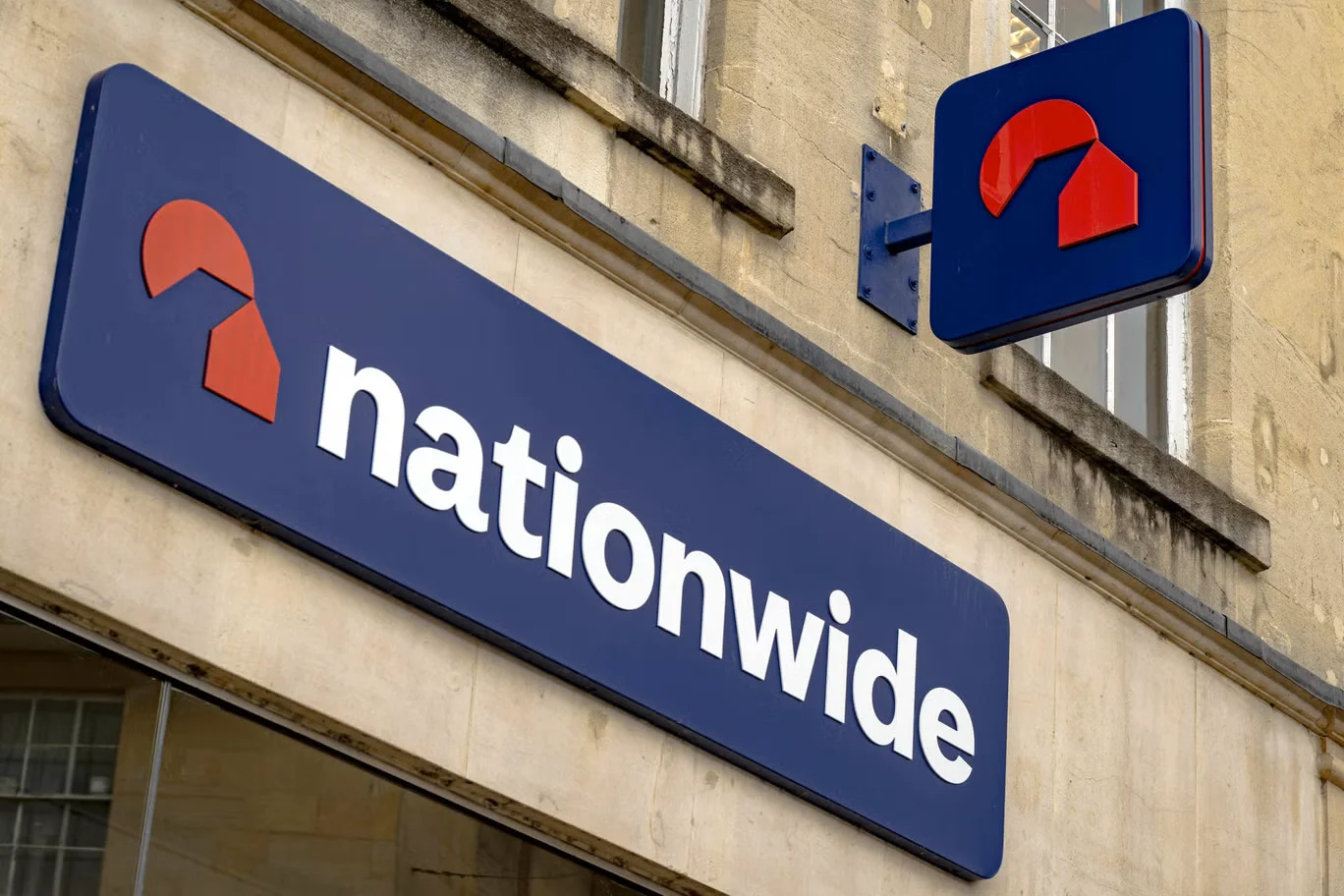 Nationwide hands members £100 bonus again