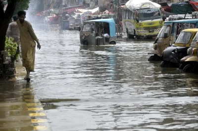Pakistan storms kill 4 as roofs crush children alive