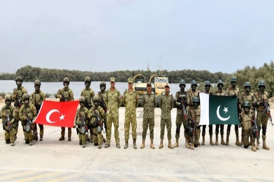 Pakistan, Turkish navies stage Karachi amphibious drill, deepen defense ties