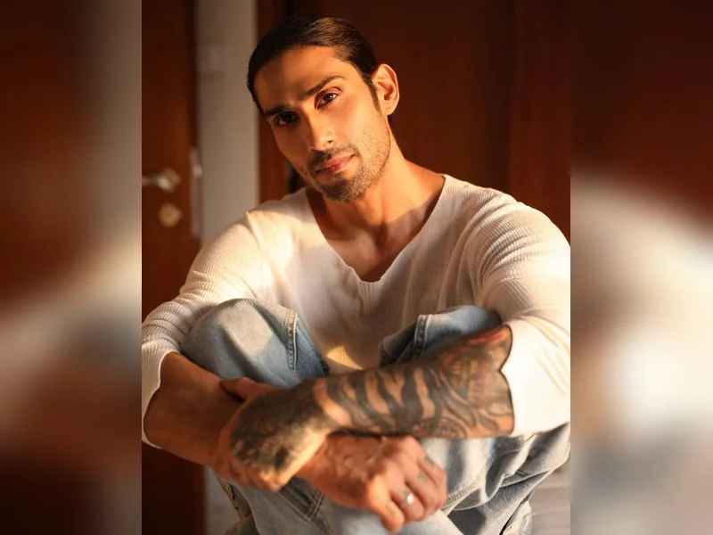 Prateik Patil ditches dad's name, snubs Babbars