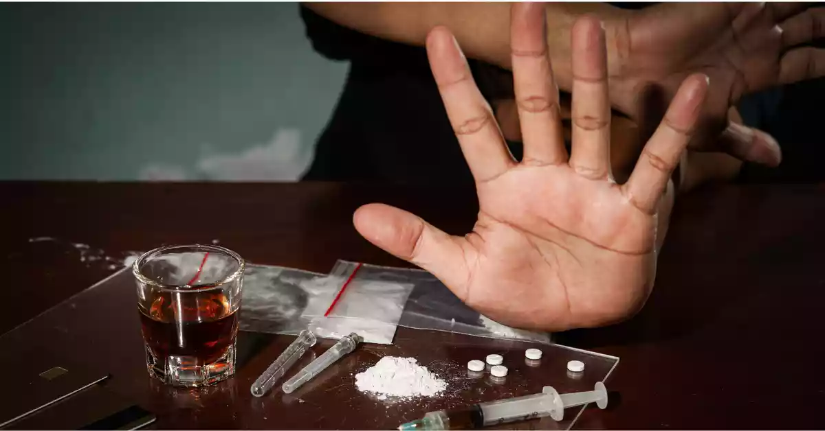 Rival councillors team up, sink drugs with snooker