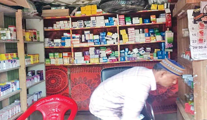 Rohingya teens push pills in Teknaf camps, cops cash in