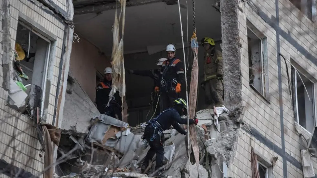 Russia strikes Ukrainian cities, killing six and damaging energy infrastructure