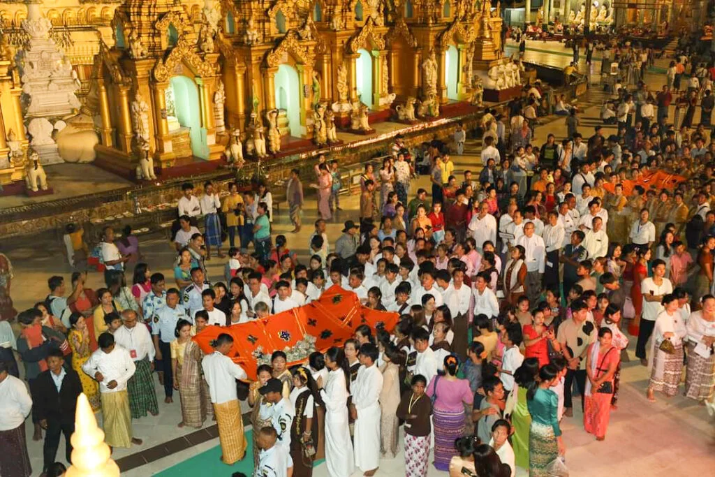Shwedagon hosts 37th Matho Thingan robe offering Nov 3-4
