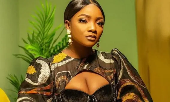 Simi drops Where You Dey as pregnancy and sickness proof