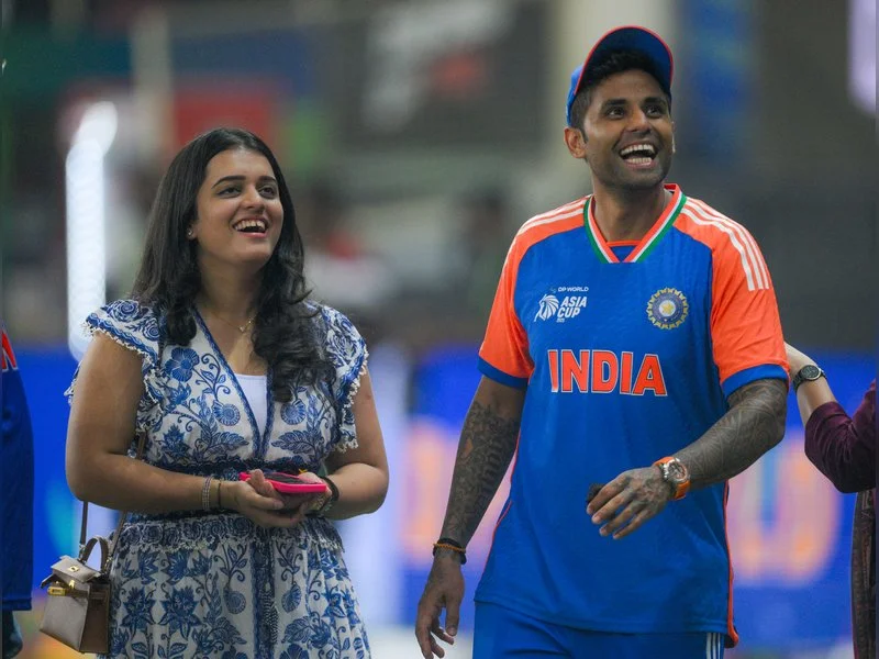 Suryakumar spurns Pakistan, Mumbai roars