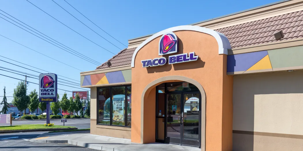 Taco Bell tests pizza empanadas, fans crave crispy mashup